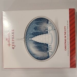Hallmark Keepsake Ornament Christmas in the City 2014